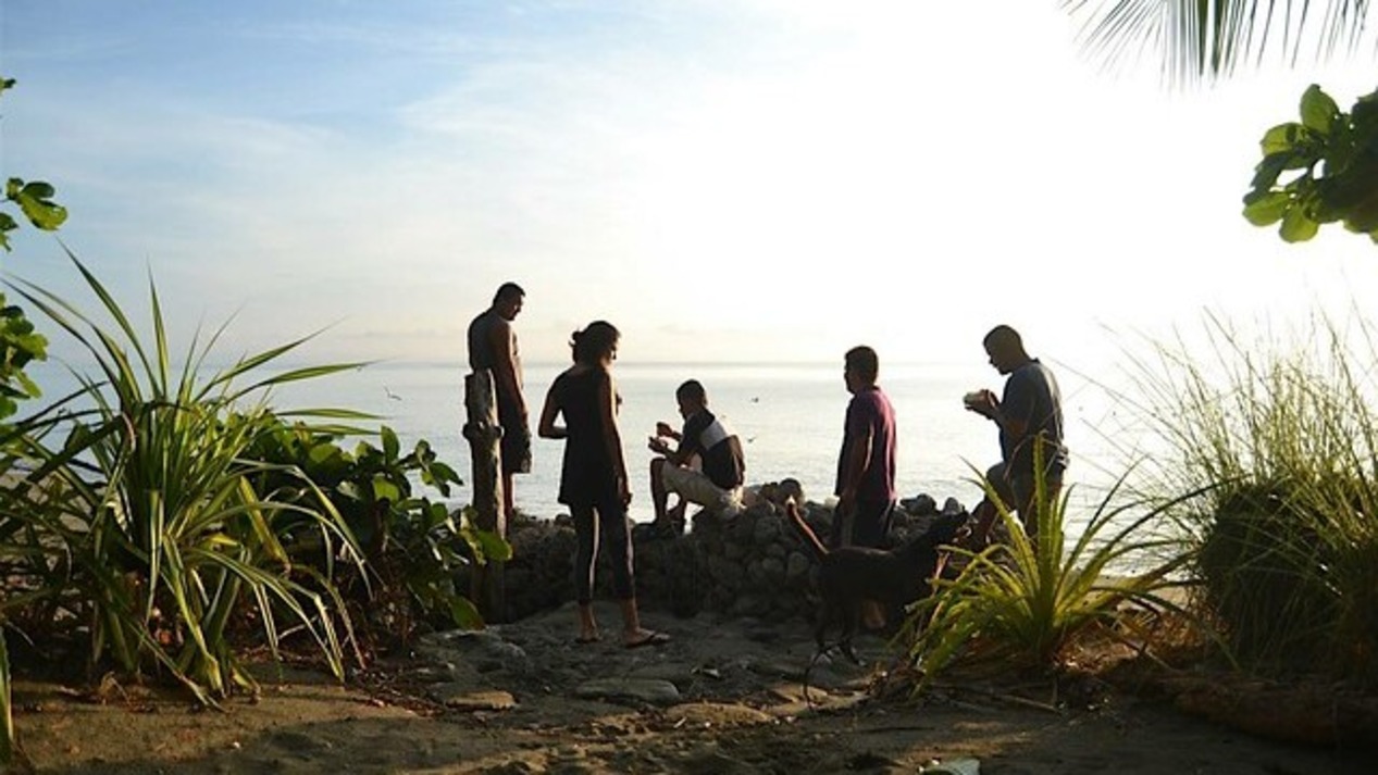 coastal-evening-group-conversation
